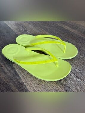 Fit Flop IQUSHION US 9 Ergonomic Comfort Flipflop Sparkle Sunny Lime Green